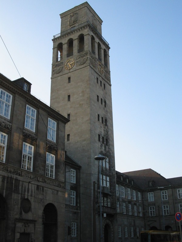 city-rathaus04-030319.jpg