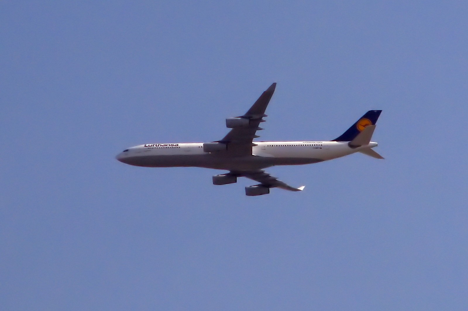 140329lufthansa340.jpg