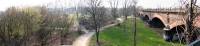 Zwischen Stadthallengarten und Eisenbahnbrücke (JPG)