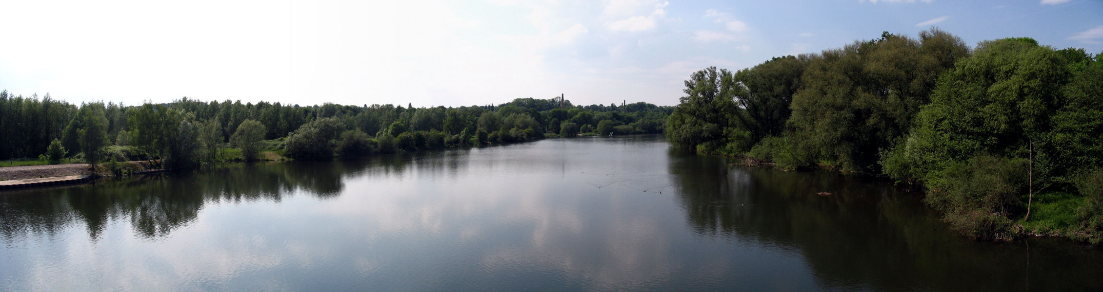 Panorama
[URL=http://www.bibra-medien.de/foto/ruhr/ruhr080515/ruhr080515-44pan.jpg]JPEG-Version[/URL]
