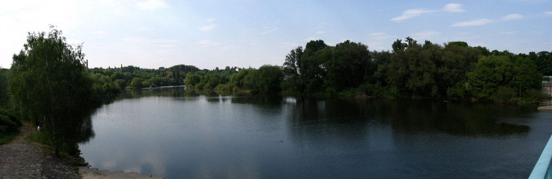 Panorama
[URL=http://www.bibra-medien.de/foto/ruhr/ruhr080515/ruhr080515-47pan.jpg]JPEG-Version[/URL]

