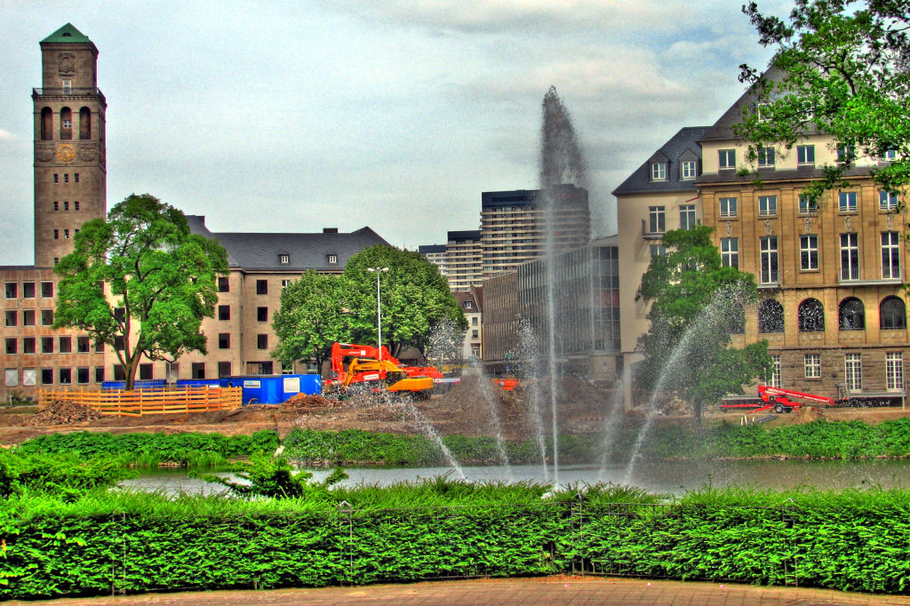 HDR
