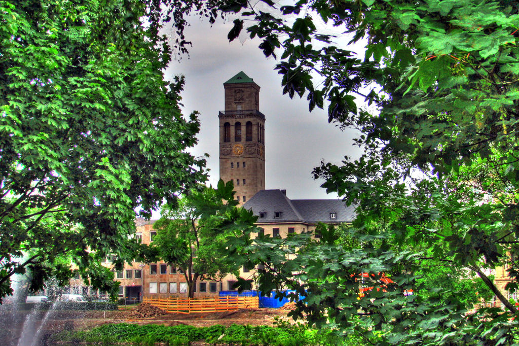 HDR
